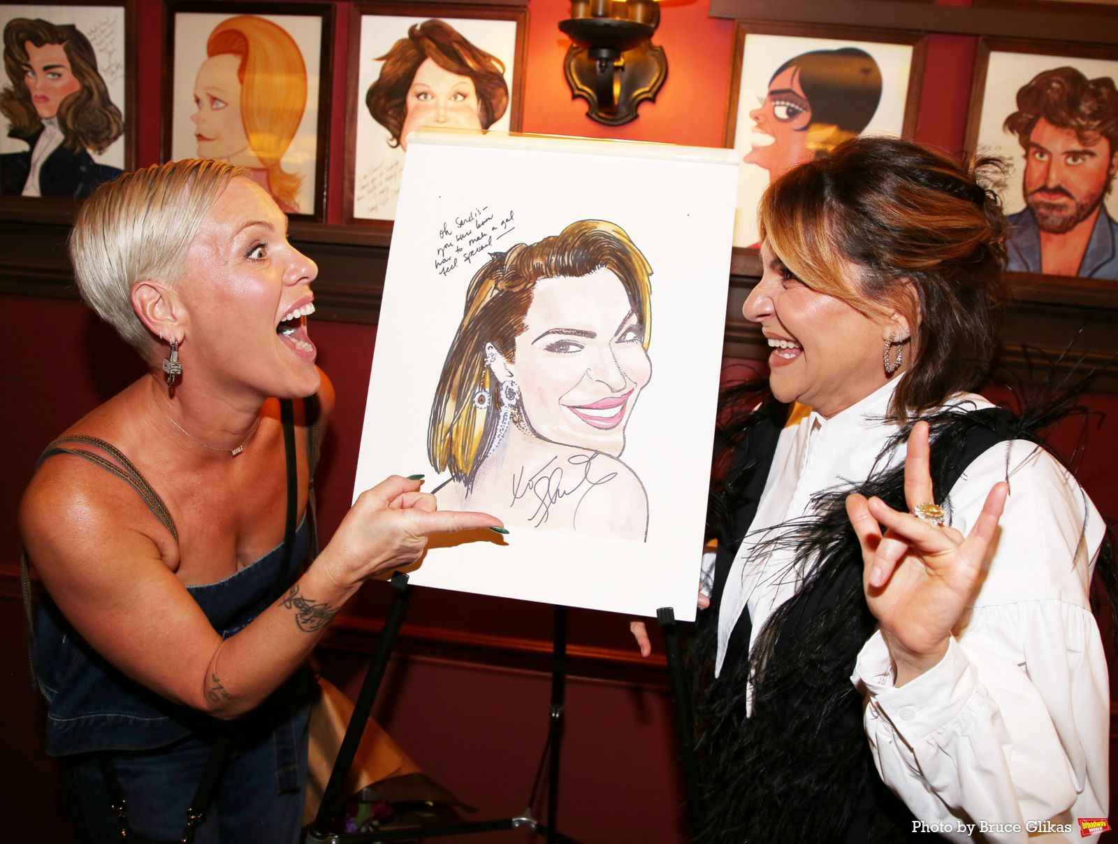 Photos: THE LOST BOYS' Shoshana Bean Receives Portrait at Sardi's — photo 48 of 66