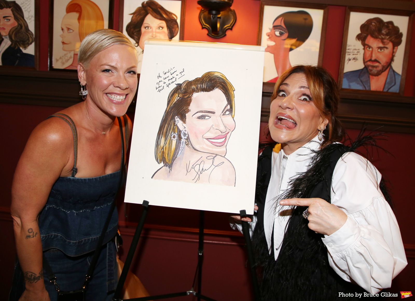 Photos: THE LOST BOYS' Shoshana Bean Receives Portrait at Sardi's — photo 49 of 66