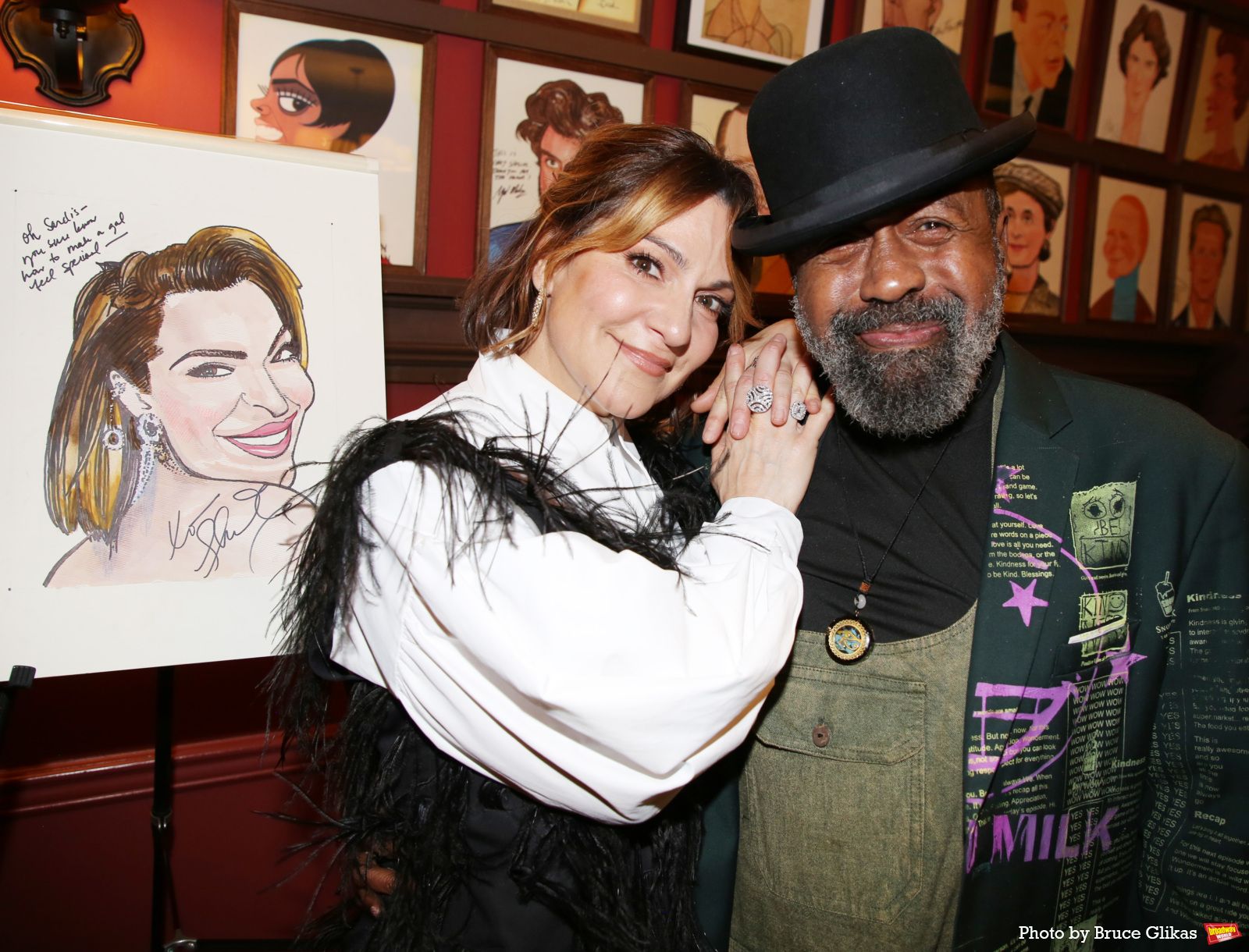 Photos: THE LOST BOYS' Shoshana Bean Receives Portrait at Sardi's — photo 58 of 66