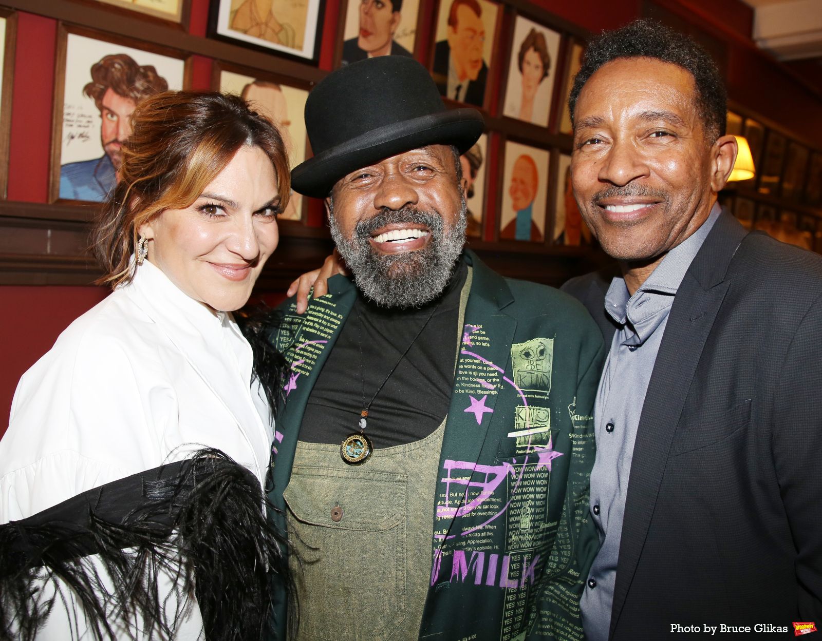 Photos: THE LOST BOYS' Shoshana Bean Receives Portrait at Sardi's — photo 60 of 66