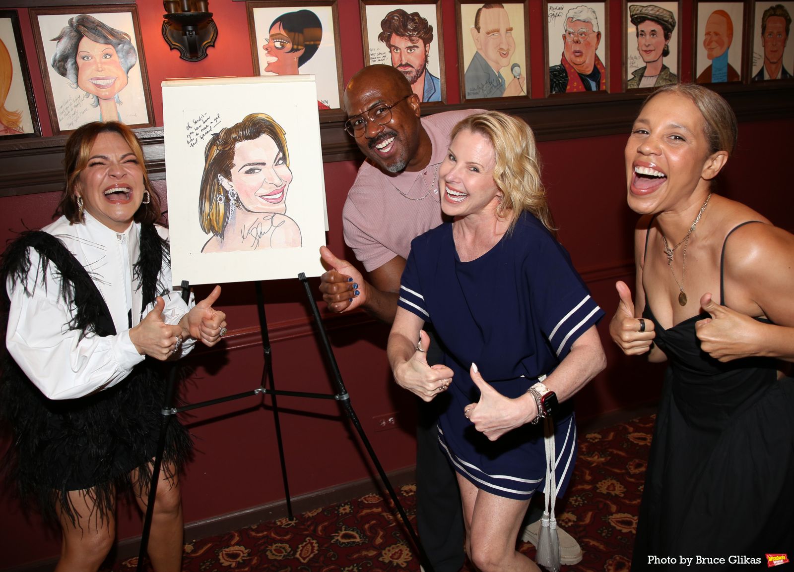Photos: THE LOST BOYS' Shoshana Bean Receives Portrait at Sardi's — photo 9 of 66