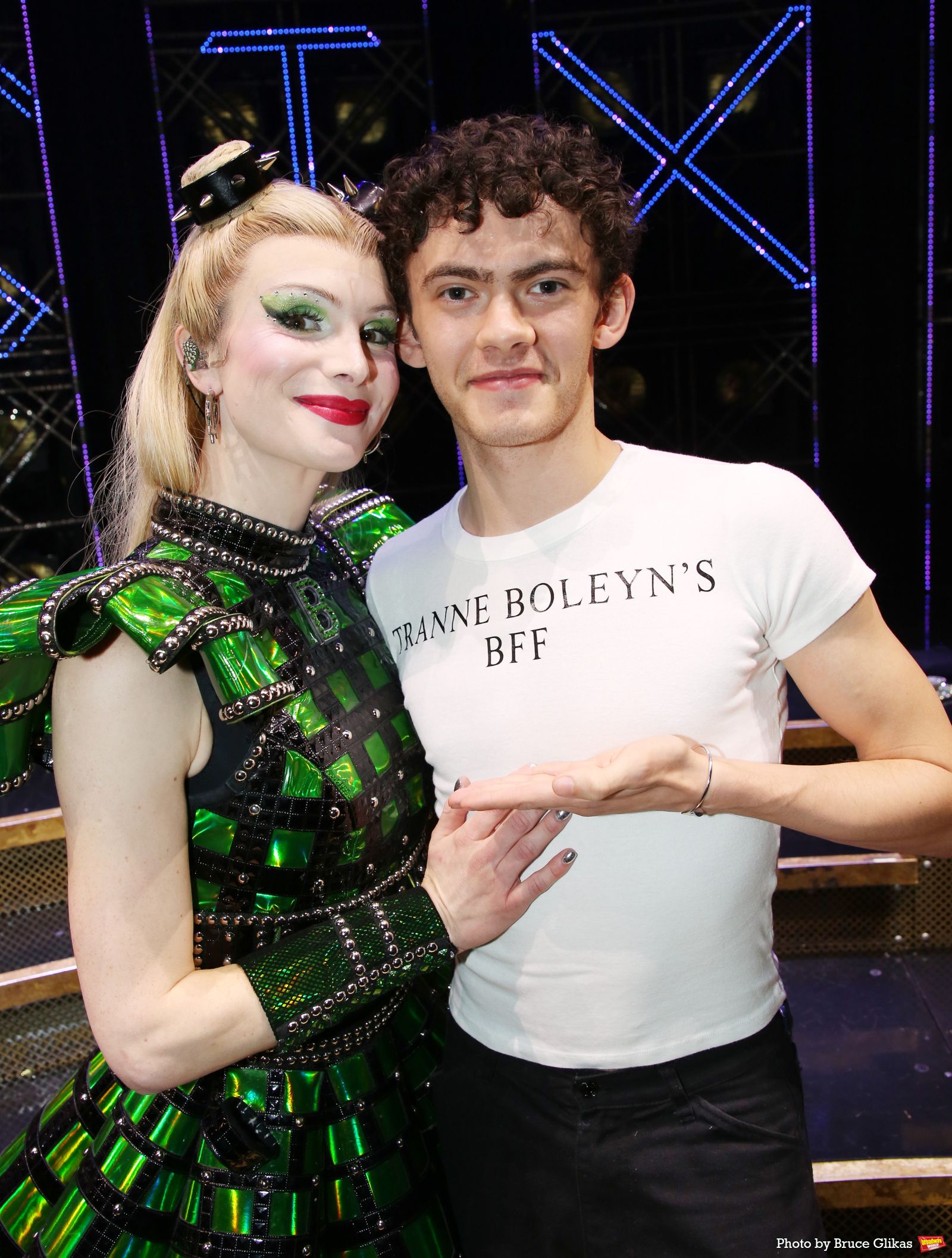 Photos: Patti LuPone, Joe Locke and Tobie Donovan visit SIX THE MUSICAL on Broadway — photo 4 of 11