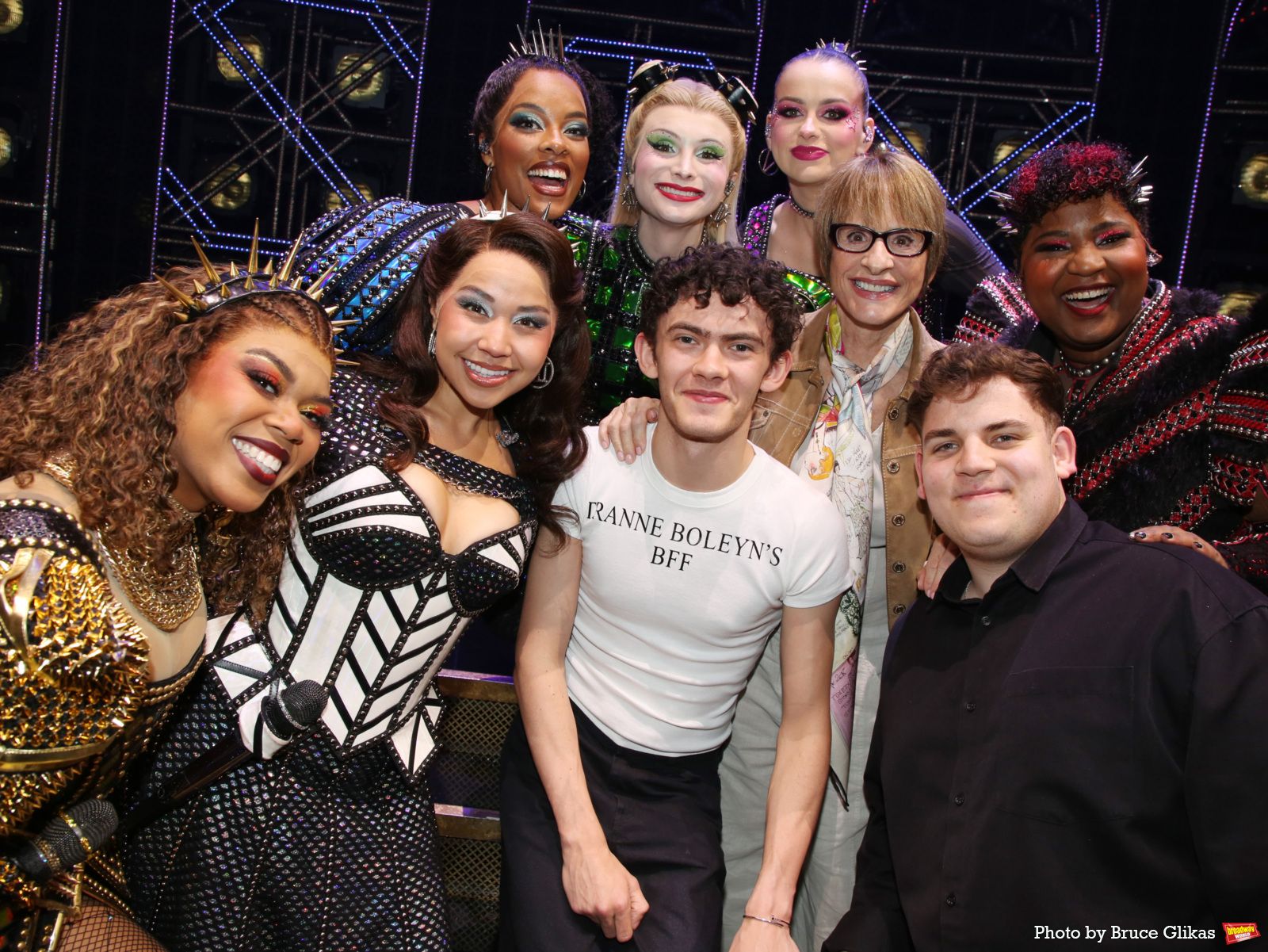 Photos: Patti LuPone, Joe Locke and Tobie Donovan visit SIX THE MUSICAL on Broadway — photo 7 of 11