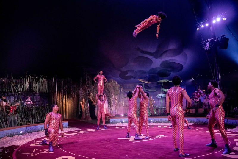 Review: GIFFORDS CIRCUS: WATERFIELD, Chiswick House & Gardens Image