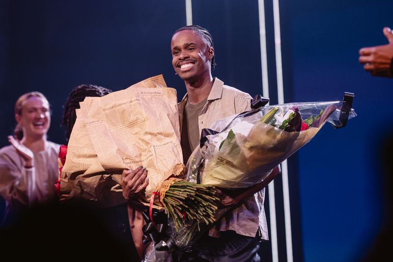 Photos: Tavon Olds-Sample Takes Final Bow as 'Middle Michael' in MJ — photo 8 of 8