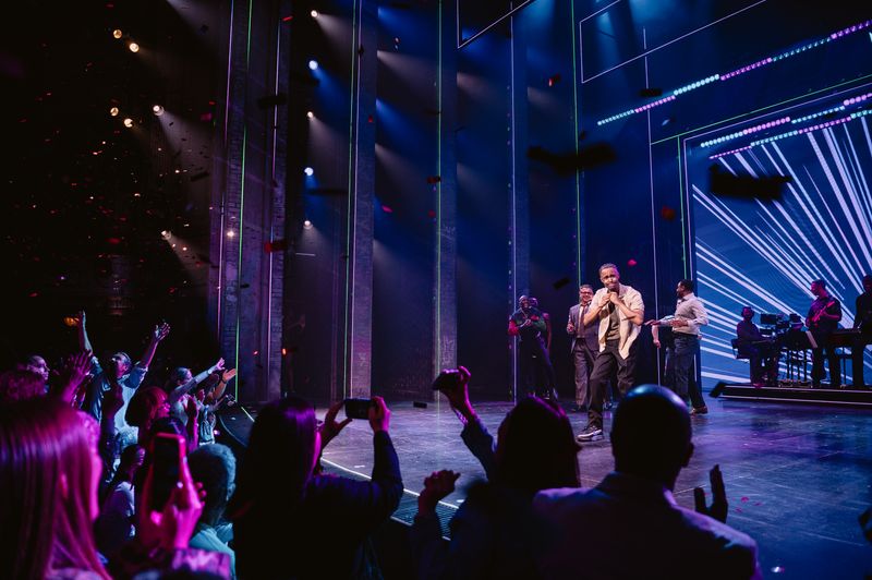 Photos: Tavon Olds-Sample Takes Final Bow as 'Middle Michael' in MJ — photo 2 of 8