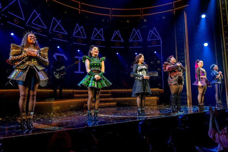 Photos: Kirstin Maldonado Takes First Bows in SIX THE MUSICAL on Broadway — photo 3 of 23