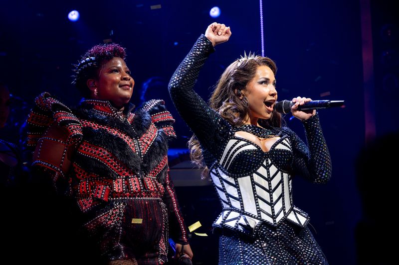 Photos: Kirstin Maldonado Takes First Bows in SIX THE MUSICAL on Broadway — photo 20 of 23