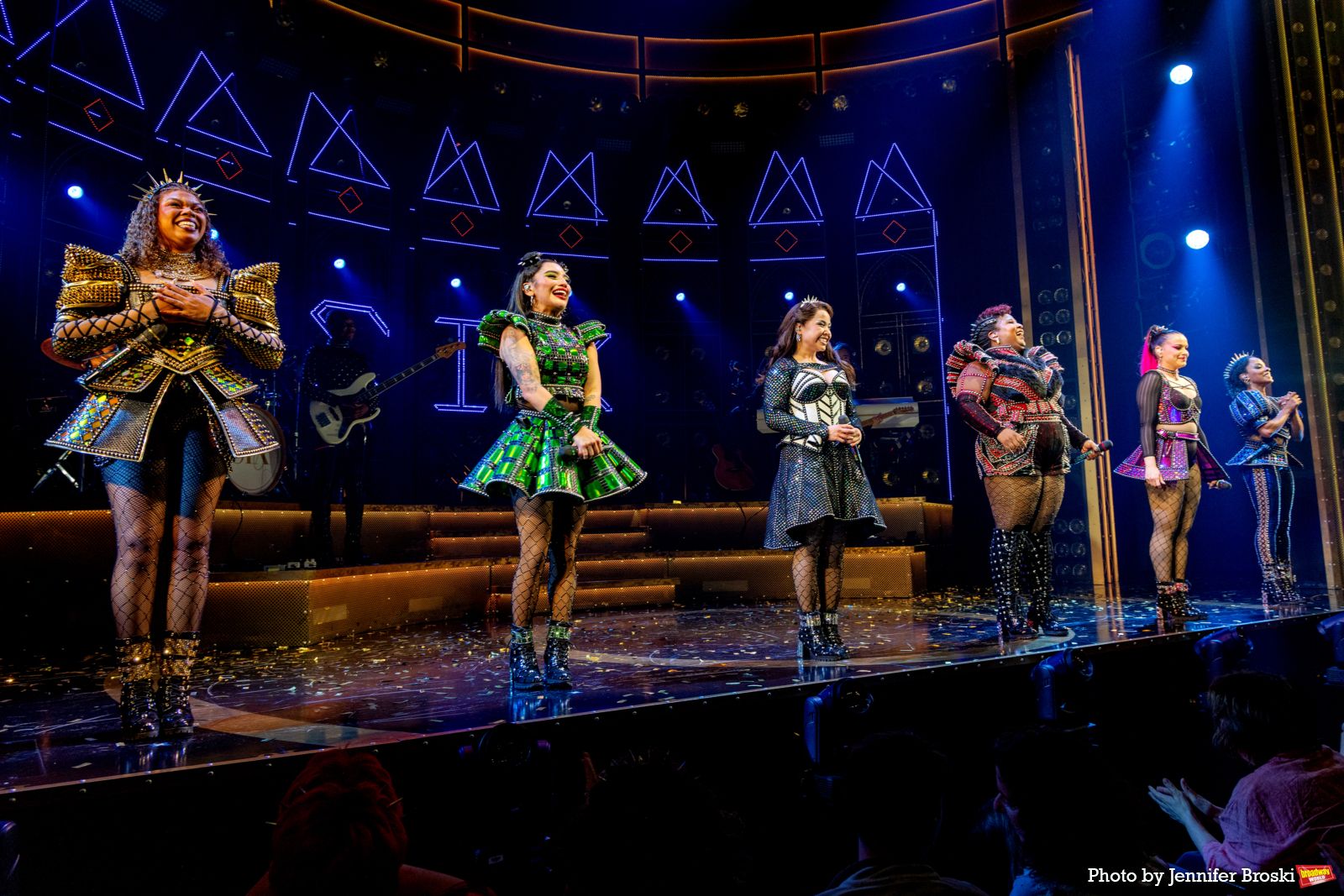 Photos: Kirstin Maldonado Takes First Bows in SIX THE MUSICAL on Broadway — photo 2 of 23