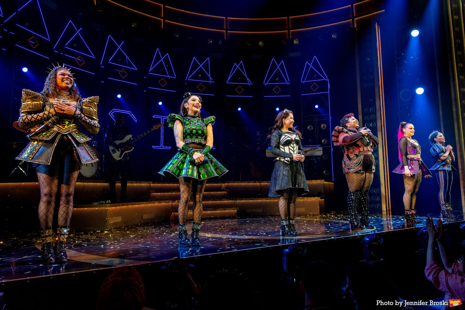 Photos: Kirstin Maldonado Takes First Bows in SIX THE MUSICAL on Broadway — photo 3 of 23