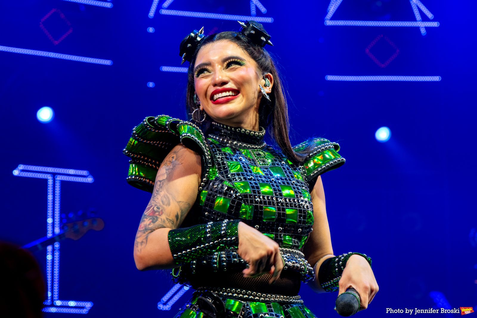 Photos: Kirstin Maldonado Takes First Bows in SIX THE MUSICAL on Broadway — photo 6 of 23