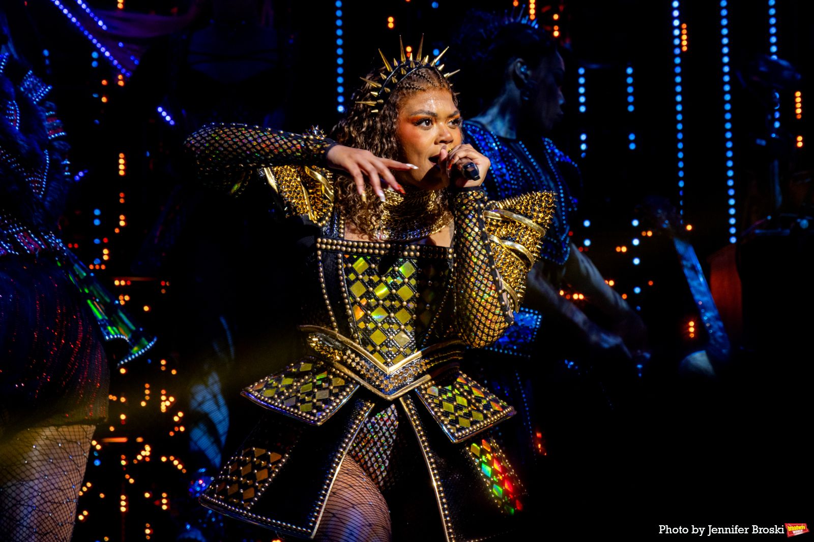 Photos: Kirstin Maldonado Takes First Bows in SIX THE MUSICAL on Broadway — photo 8 of 23