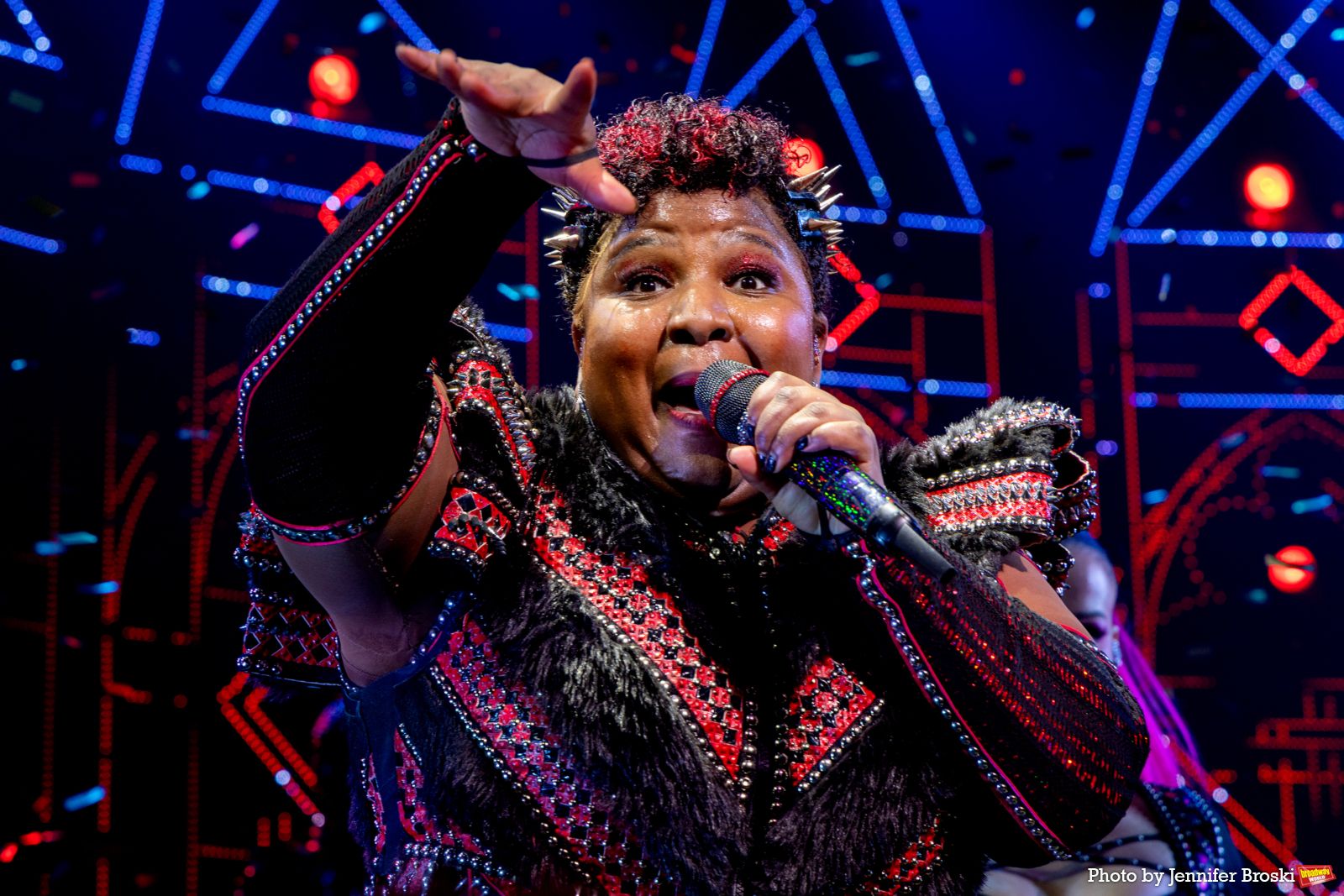 Photos: Kirstin Maldonado Takes First Bows in SIX THE MUSICAL on Broadway — photo 12 of 23