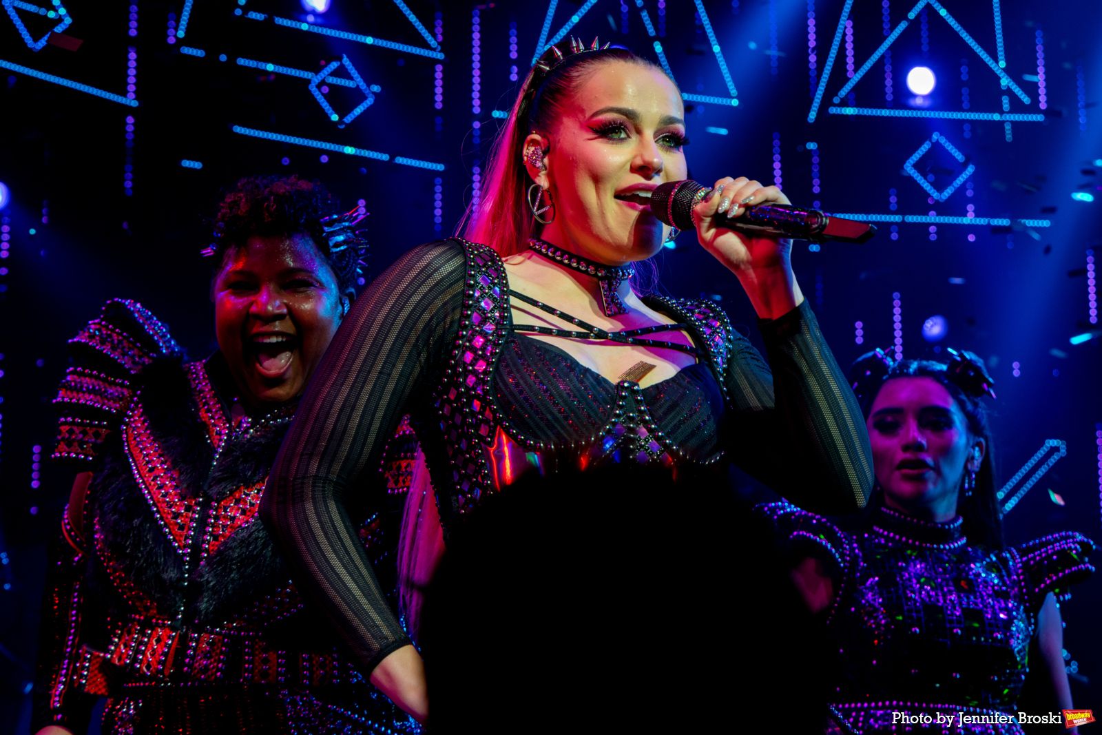 Photos: Kirstin Maldonado Takes First Bows in SIX THE MUSICAL on Broadway — photo 13 of 23