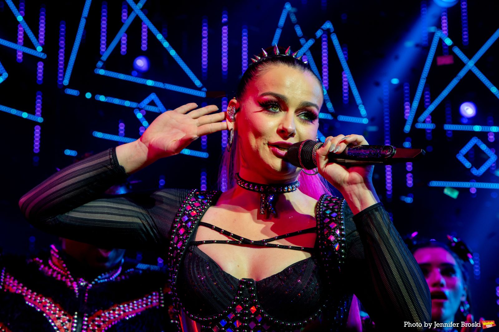 Photos: Kirstin Maldonado Takes First Bows in SIX THE MUSICAL on Broadway — photo 14 of 23