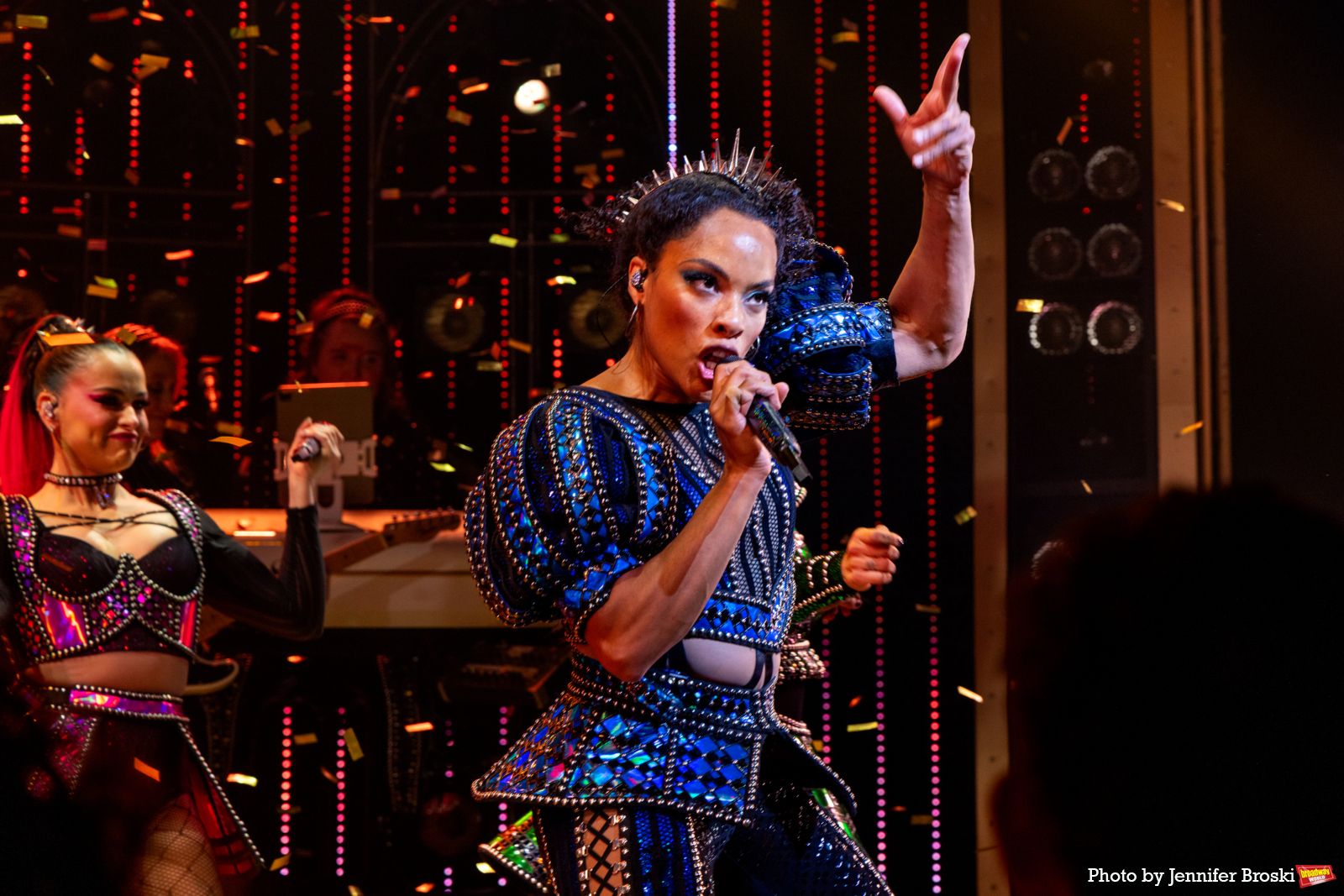 Photos: Kirstin Maldonado Takes First Bows in SIX THE MUSICAL on Broadway — photo 15 of 23