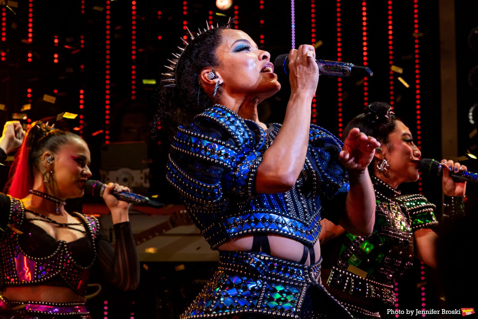 Photos: Kirstin Maldonado Takes First Bows in SIX THE MUSICAL on Broadway — photo 16 of 23