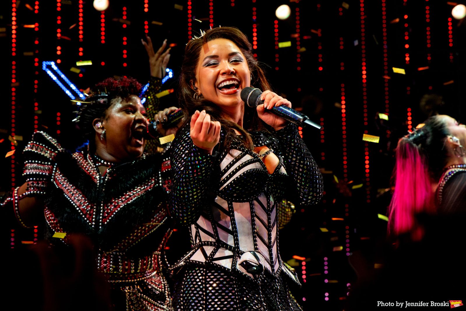 Photos: Kirstin Maldonado Takes First Bows in SIX THE MUSICAL on Broadway — photo 18 of 23
