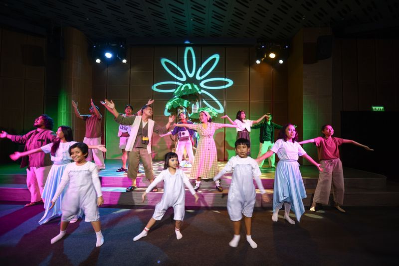 Review: A Playful Story of Grief in KAKEK DAN PERAHU KUNING Image