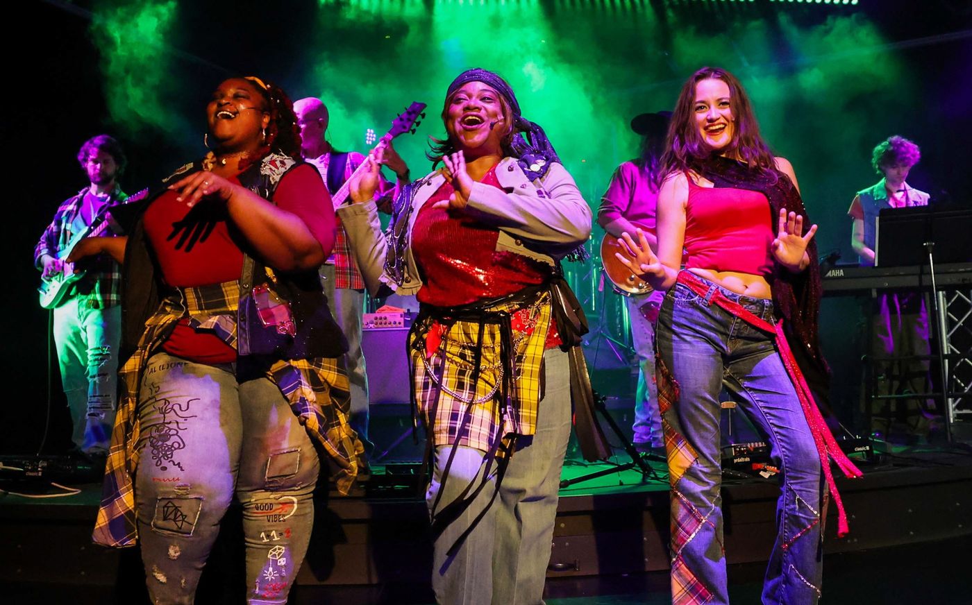 Review: FLANNEL: A 90S MUSICAL at Shadowbox Live! Image