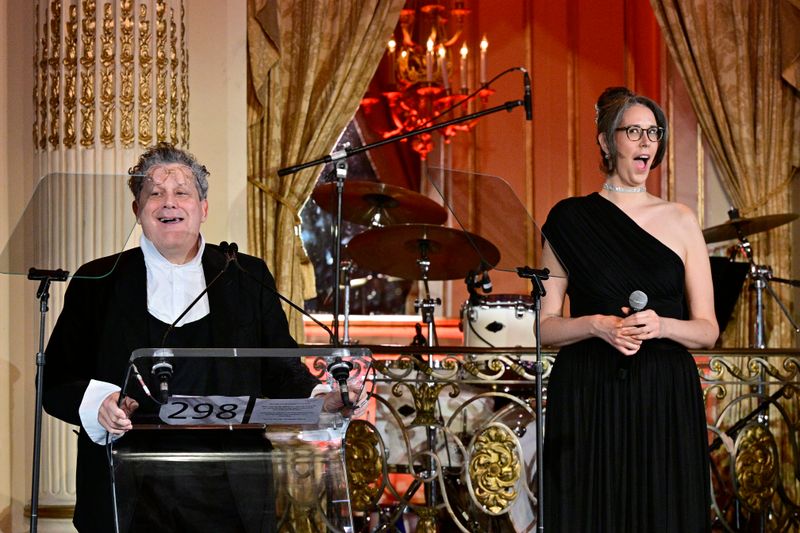 Photos: New 42 Raises Photos: New 42 Raises $2 Million at 35th Anniversary Gala Hosted by Cheyenne Jackson Image Million at 35th Anniversary Gala Hosted by Cheyenne Jackson — photo 4 of 7