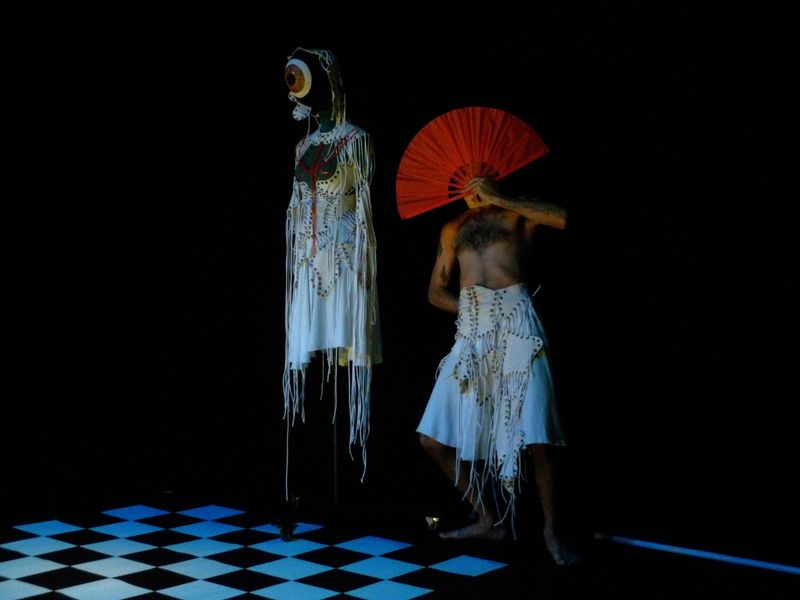 Crítica: VÉRTEBRA at TEATRO SERGIO MAGAÑA Image
