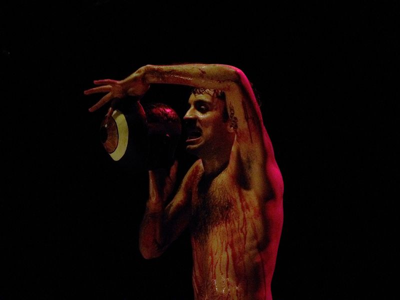 Crítica: VÉRTEBRA at TEATRO SERGIO MAGAÑA Image