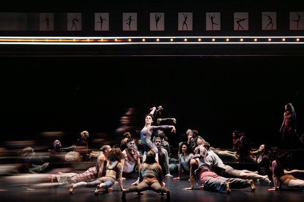 Members of the ensemble with Melanie Moore Photo