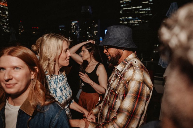Photos: Sting and Shaggy Perform for the Broadway Community to Celebrate THE LAST SHIP — photo 5 of 15