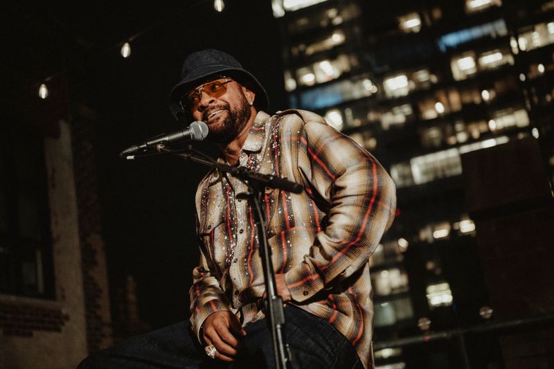 Photos: Sting and Shaggy Perform for the Broadway Community to Celebrate THE LAST SHIP — photo 11 of 15