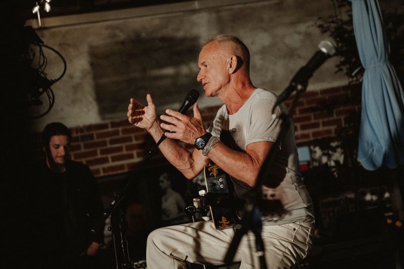 Photos: Sting and Shaggy Perform for the Broadway Community to Celebrate THE LAST SHIP — photo 9 of 15