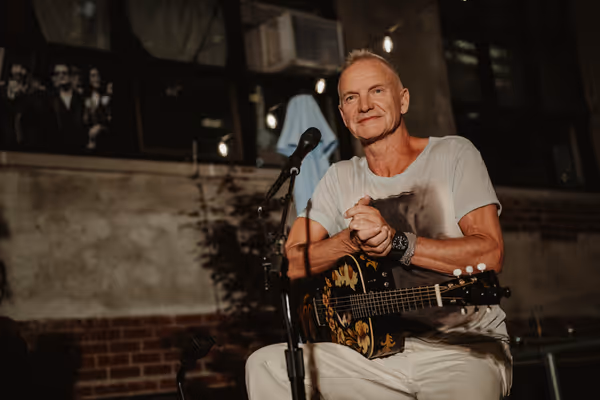 Sting Photo