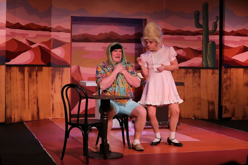 Review: TUNA DOES VEGAS at Murry's Dinner Playhouse in Little Rock Image
