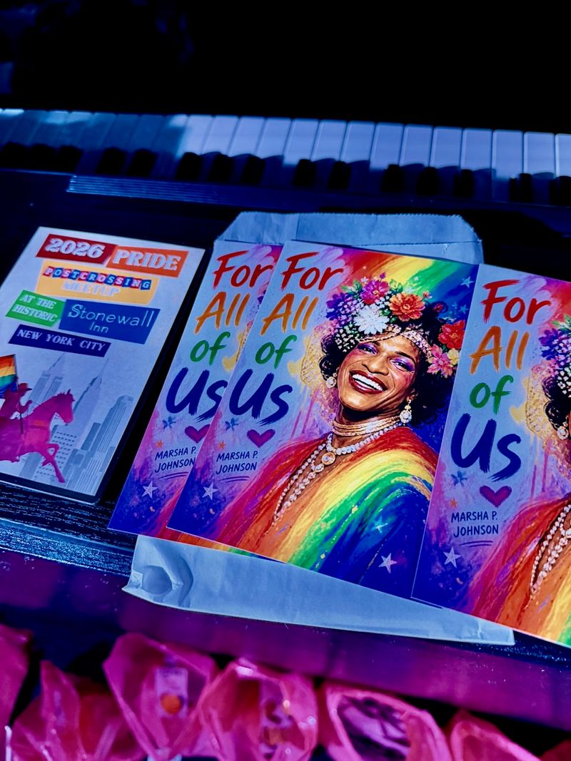 Photos: Doris Dear Celebrates Pride with Postcarding Event — photo 8 of 14