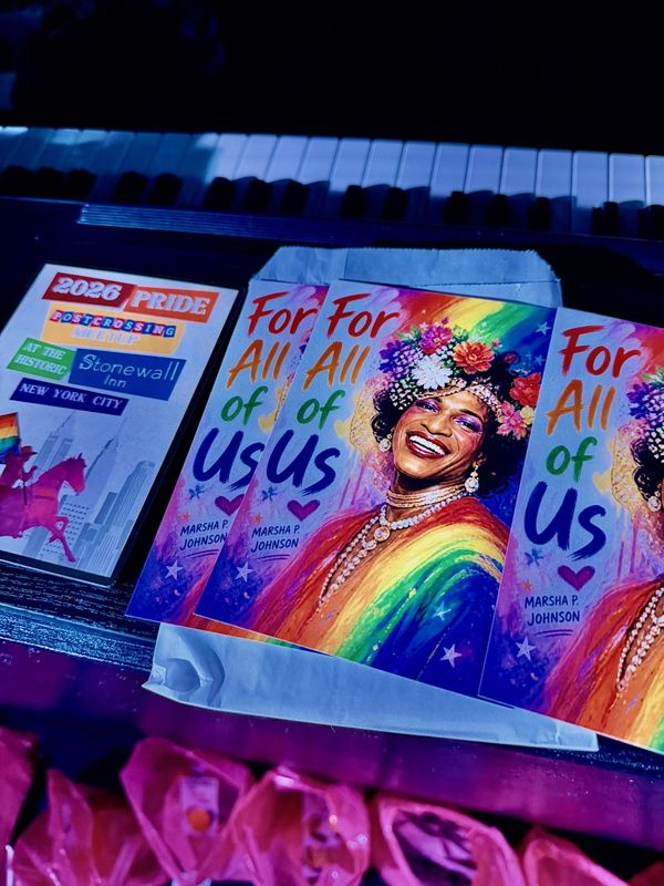 Photos: Doris Dear Celebrates Pride with Postcarding Event — photo 8 of 14