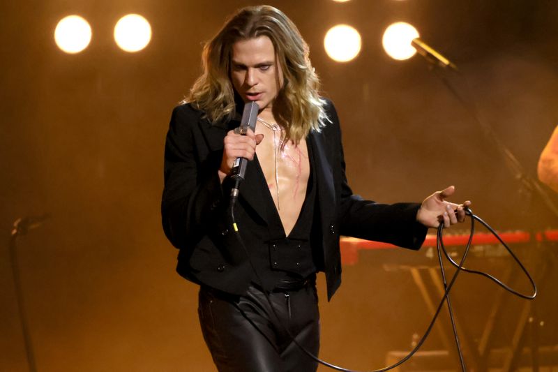 Photos: Inside THE VAMPIRE LESTAT's One Night Concert at the Beacon Theatre — photo 7 of 18