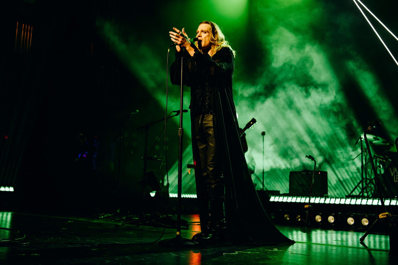 Photos: Inside THE VAMPIRE LESTAT's One Night Concert at the Beacon Theatre — photo 15 of 18