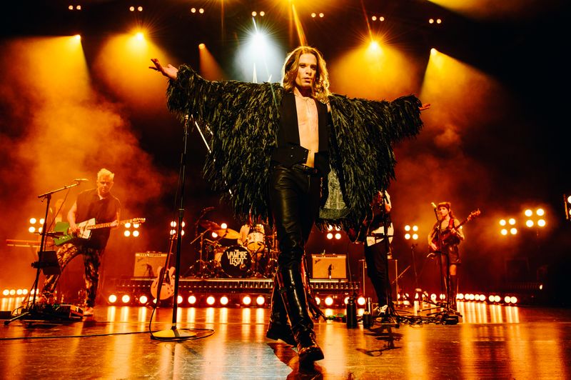 Photos: Inside THE VAMPIRE LESTAT's One Night Concert at the Beacon Theatre — photo 11 of 18