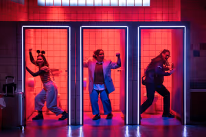 (L-R) Grace Towning (Zo), Cole Dennis (Laura) and Ivano Turco (Finley) - Photography by Mark Senior @ BroadwayWorld (L-R) Grace Towning (Zo), Cole Dennis (Laura) and Ivano Turco (Finley) - Photography Photo