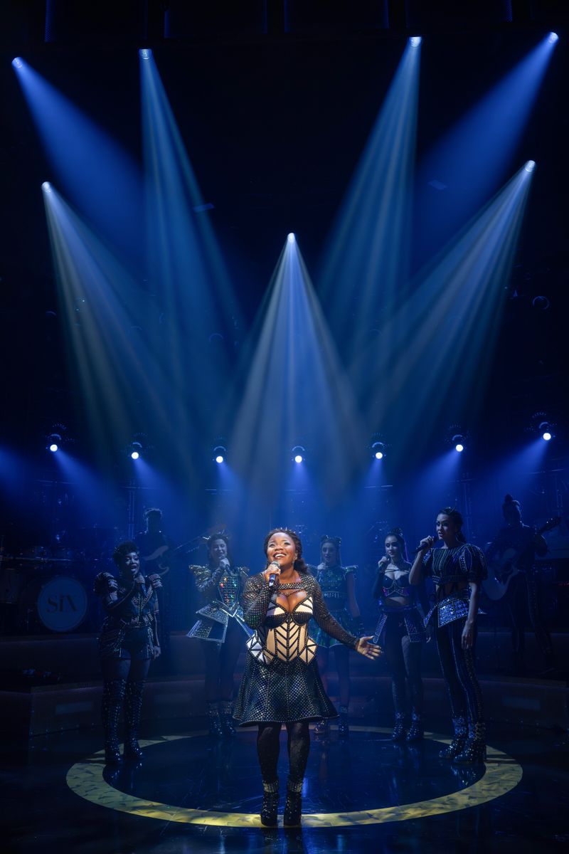 Review: SIX: THE MUSICAL at Dr. Phillips Center For The Performing Arts Image