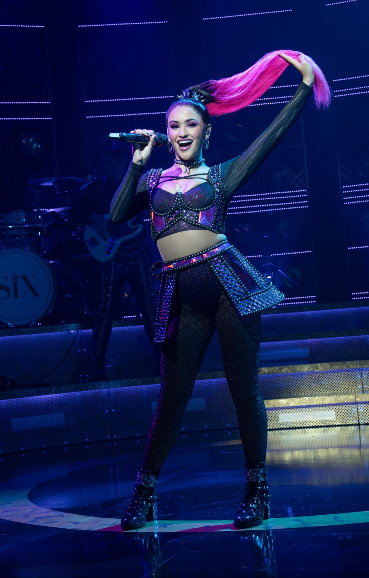 Review: SIX: THE MUSICAL at Dr. Phillips Center For The Performing Arts Image