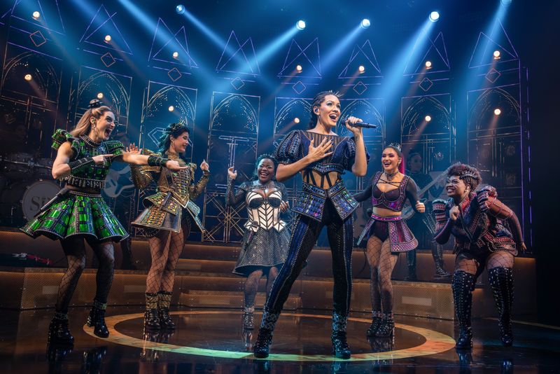 Review: SIX: THE MUSICAL at Dr. Phillips Center For The Performing Arts Image