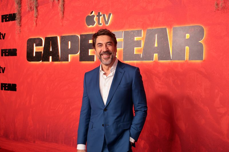 Photos: Amy Adams & CAPE FEAR Cast Dazzle at LA Premiere — photo 6 of 29