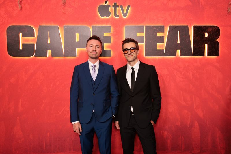 Photos: Amy Adams & CAPE FEAR Cast Dazzle at LA Premiere — photo 21 of 29