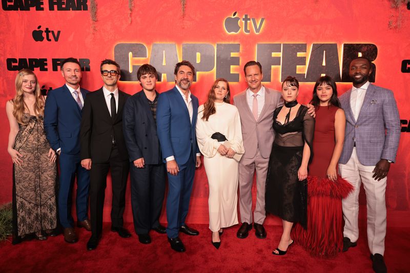 Photos: Amy Adams & CAPE FEAR Cast Dazzle at LA Premiere — photo 24 of 29
