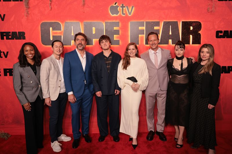 Photos: Amy Adams & CAPE FEAR Cast Dazzle at LA Premiere — photo 27 of 29