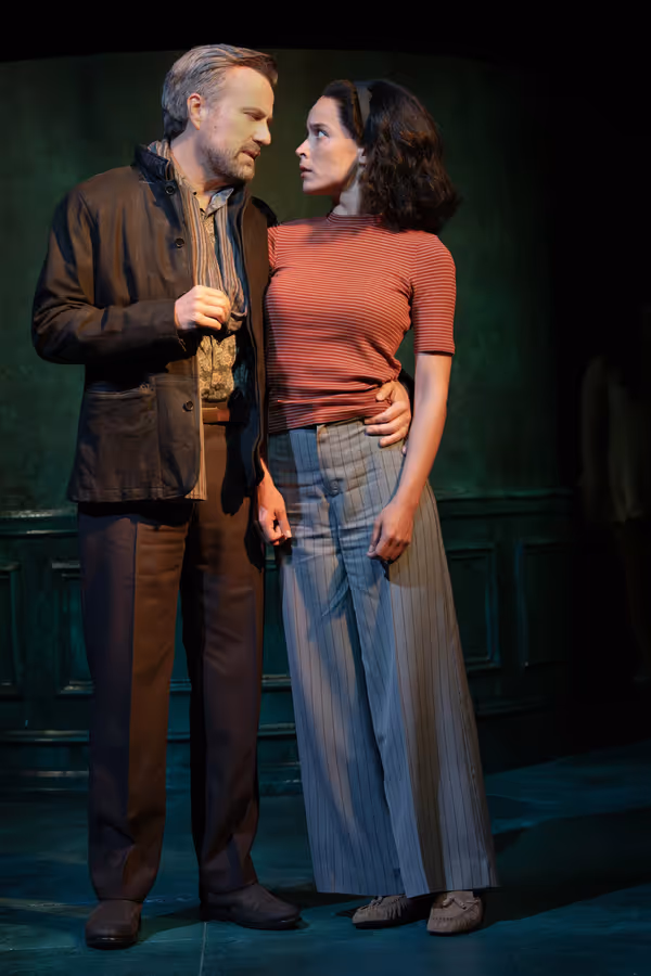 Manoel Felciano, Juliana Canfield Photo