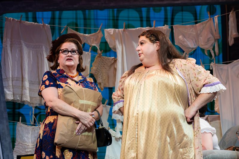 Review: HAIRSPRAY is An Anthem to Optimism and Change Image