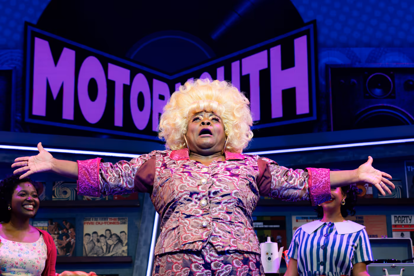 Review: HAIRSPRAY is An Anthem to Optimism and Change Image