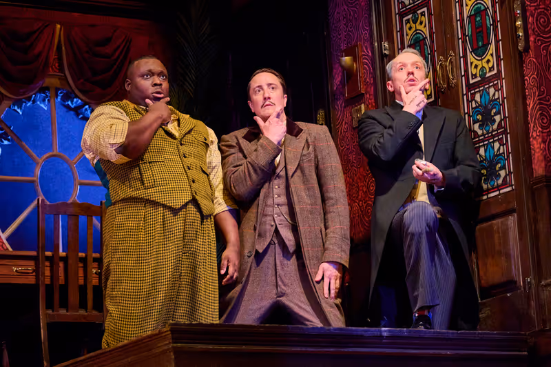 Photos: THE PLAY THAT GOES WRONG 13th West End Cast Takes the Stage — photo 5 of 14